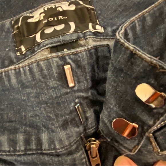 Noir capris denim jeans with attached belt - Picture 8 of 9